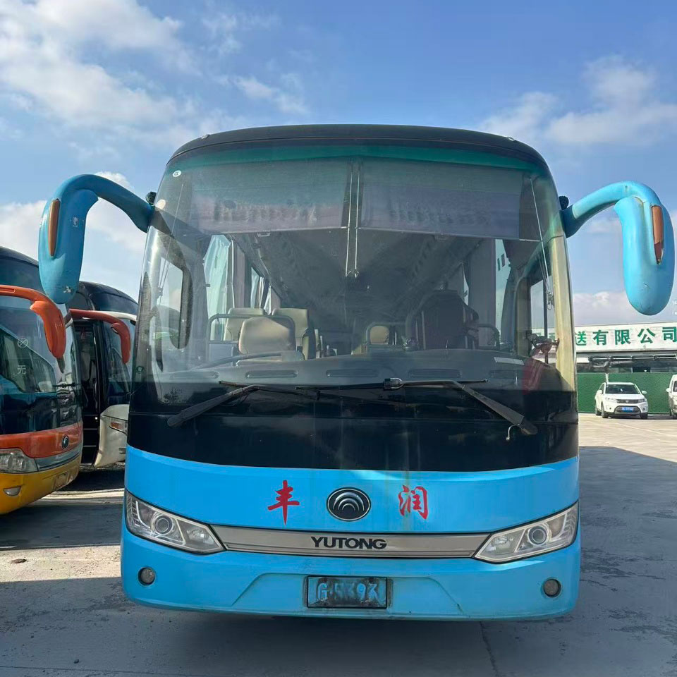 Ônibus usado a diesel Yutong 60 lugares