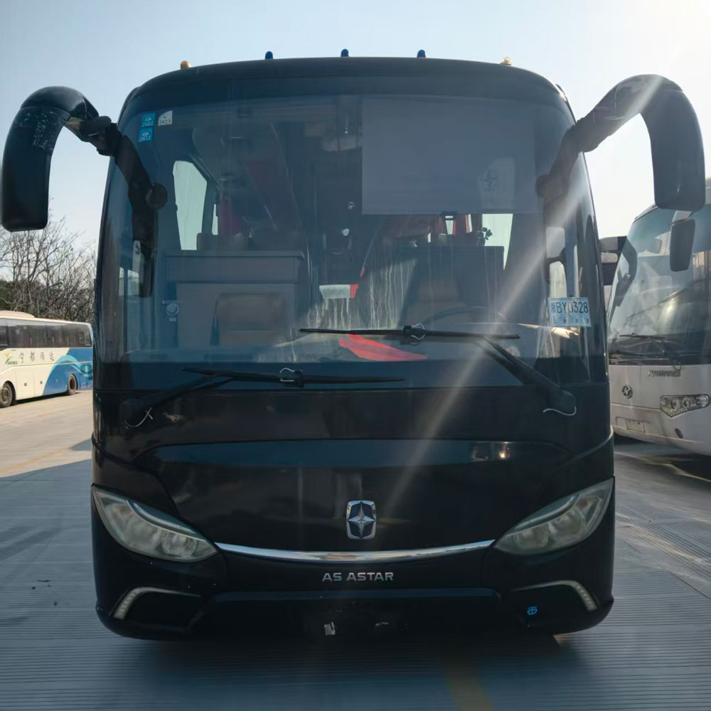 Ônibus usado a diesel Yaxing 53 lugares
