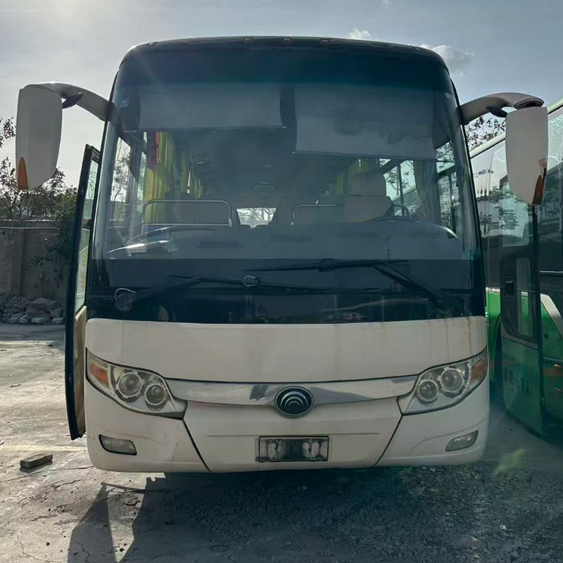 Ônibus usado a diesel Yutong 65 lugares