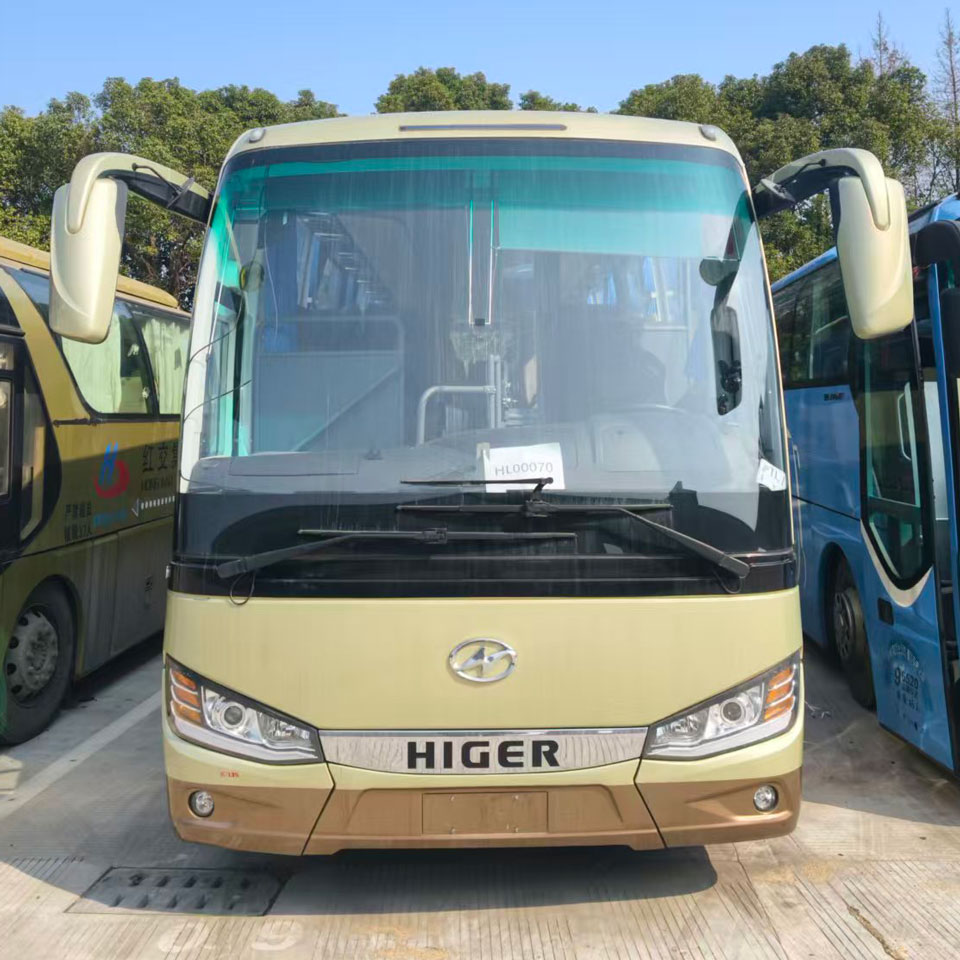 Ônibus usado a diesel Yutong 54 lugares