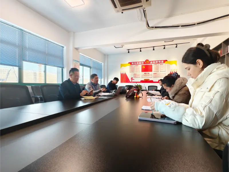 Ônibus usados ​​de Honglong da China lançam estratégia global, departamento de negócios internacionais embarca em uma nova jornada