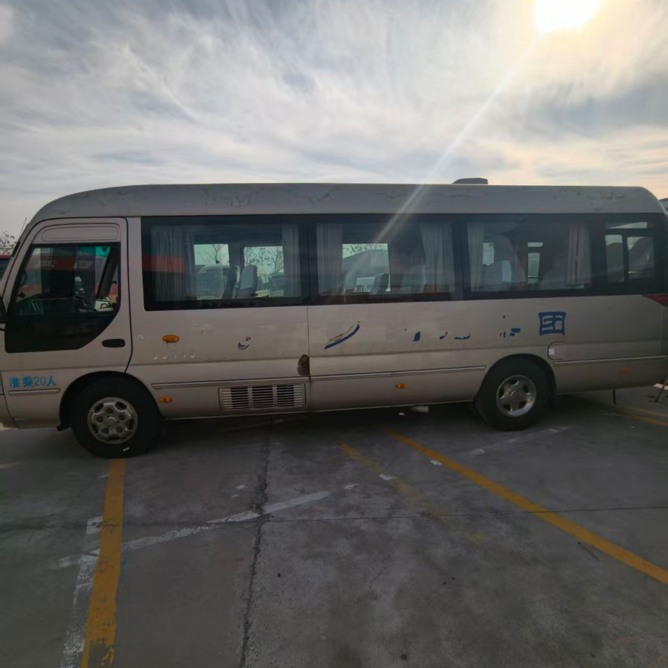 Ônibus usado a gasolina Anka 20 lugares