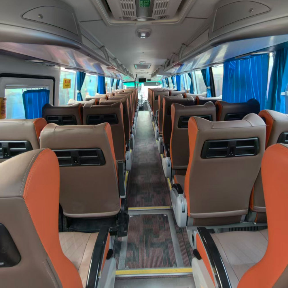 Ônibus usado diesel Higer 54 lugares