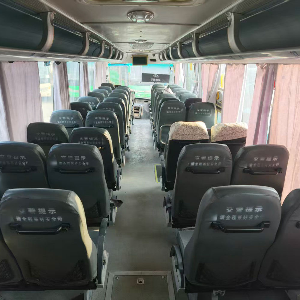 Ônibus diesel de segunda mão de 53 lugares