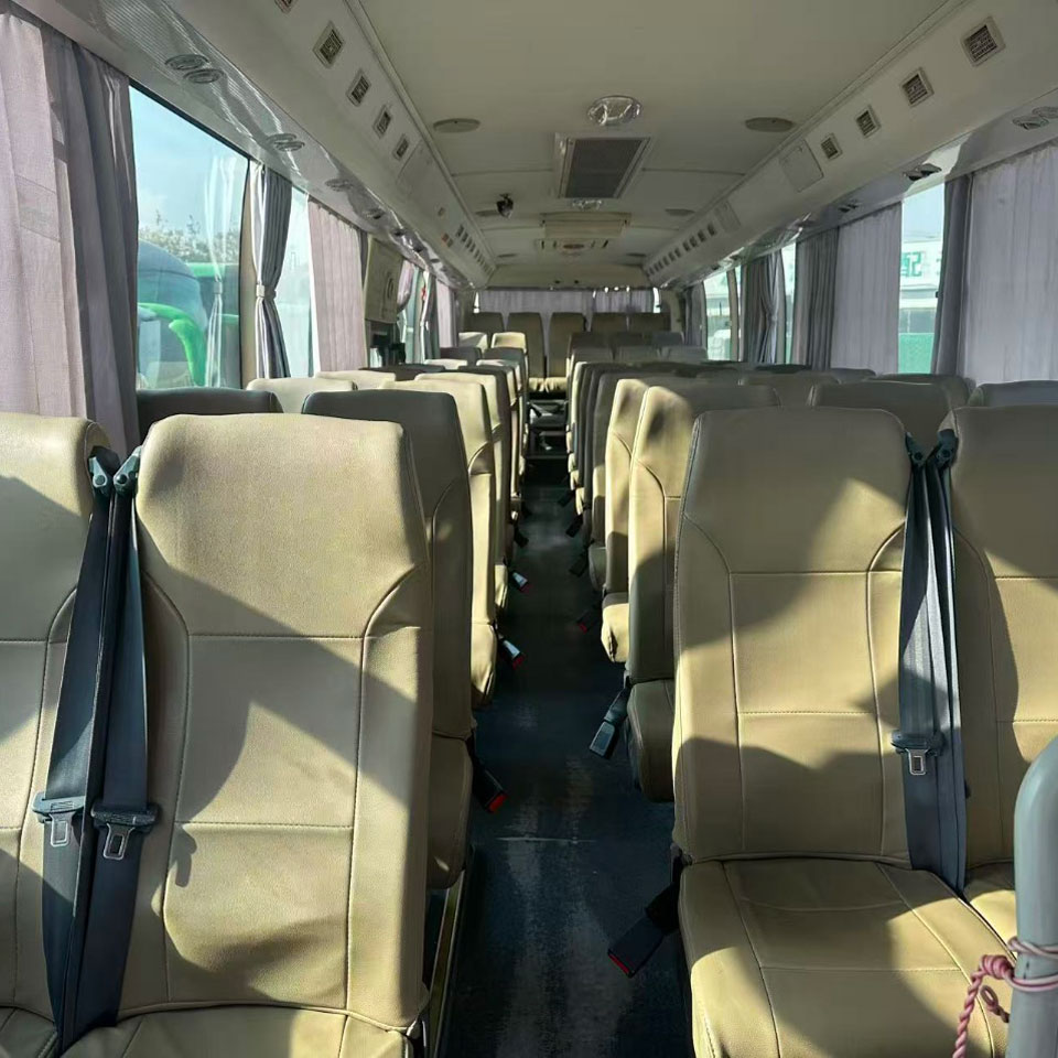 Ônibus usado a diesel Yutong 60 lugares