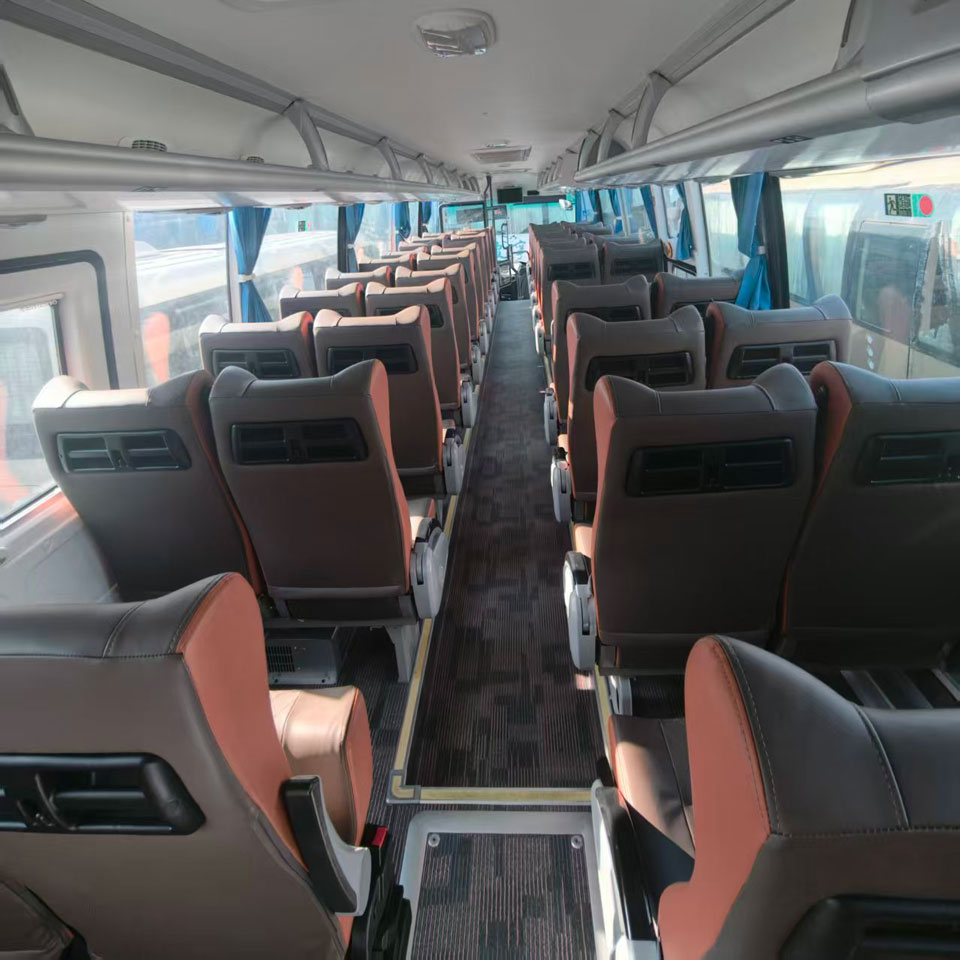 Ônibus usado a diesel Yutong 54 lugares