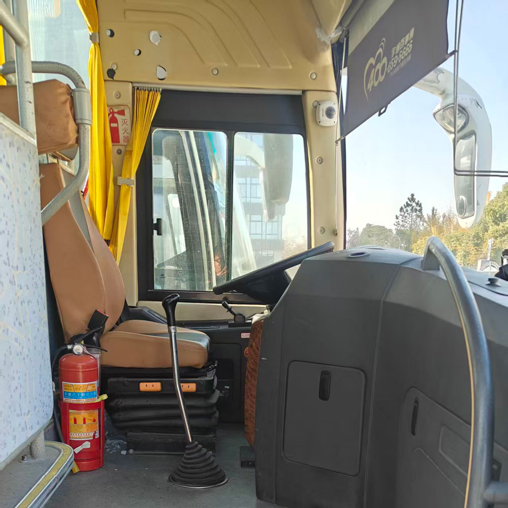 Ônibus diesel usado de 51 lugares