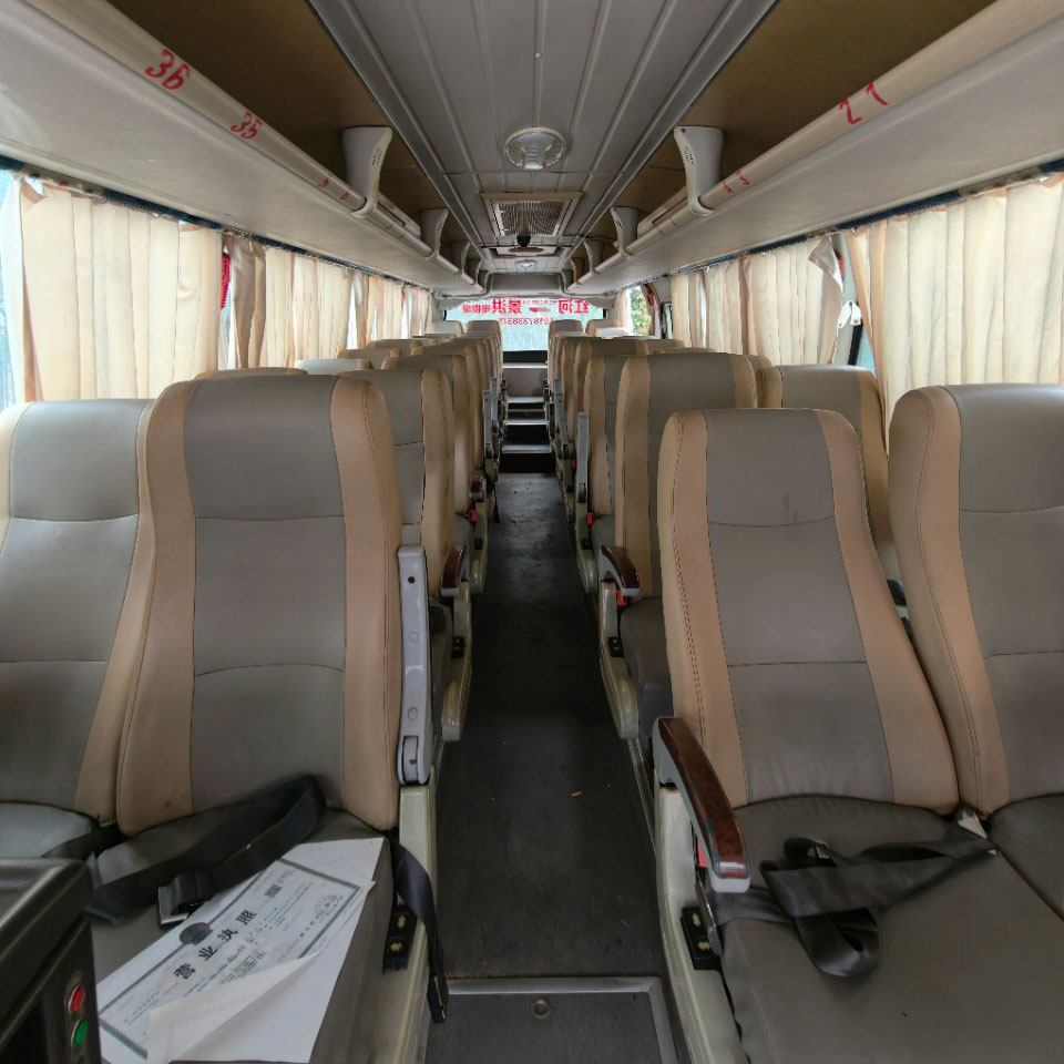 Ônibus Neoplan 37 Lugares Diesel Usado