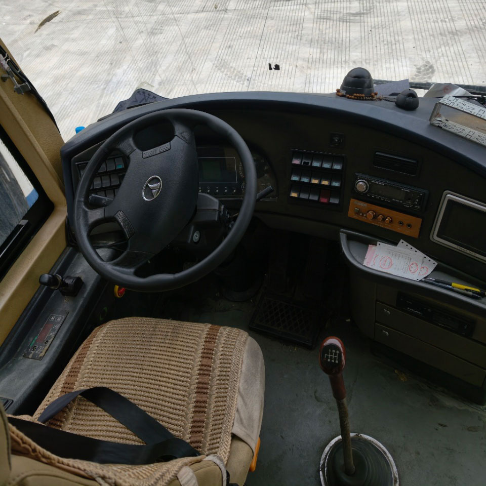 Ônibus Neoplan 37 Lugares Diesel Usado